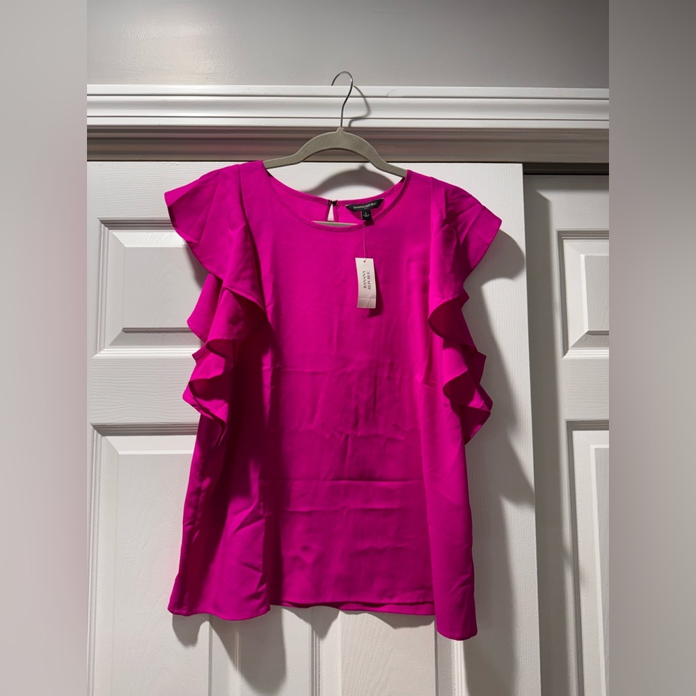 Banana Republic Fuchsia Ruffle Sleeve Blouse!